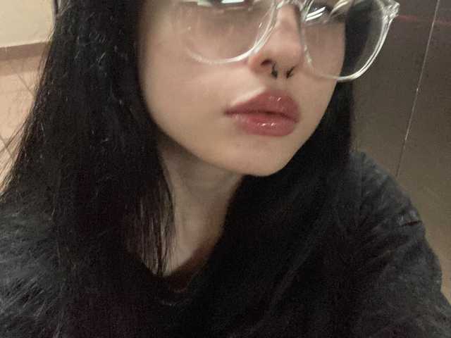 תמונה של הפרופיל KittiGirl