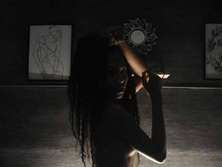 צ'אט וידאו ארוטי Hilary-9