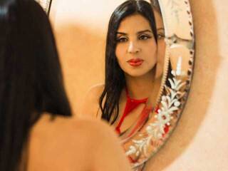 צ'אט וידאו ארוטי holly-marlow