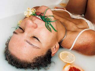 צ'אט וידאו ארוטי HolyMummy