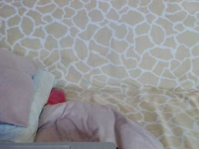 צילומי מסך משודרים HolyJulie