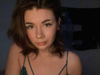 צ'אט וידאו ארוטי HornyKittya