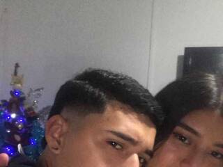 צ'אט וידאו ארוטי hot5couple