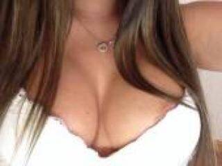 צ'אט וידאו ארוטי hotbabex