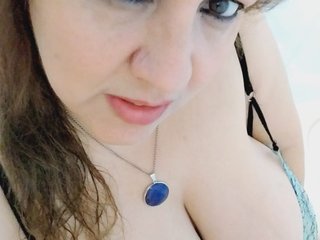 צ'אט וידאו ארוטי HOTBABYSUCKS1