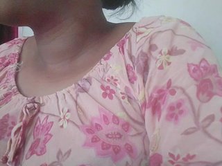 צ'אט וידאו ארוטי Mamikely