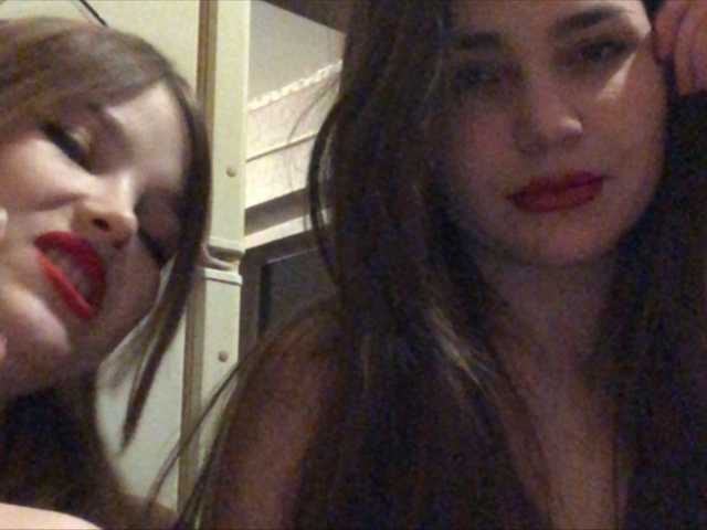 צילומי מסך משודרים Liza_and_Vika
