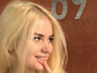 צ'אט וידאו ארוטי HotSexyBaby