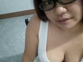 צ'אט וידאו ארוטי hotYASSI4U