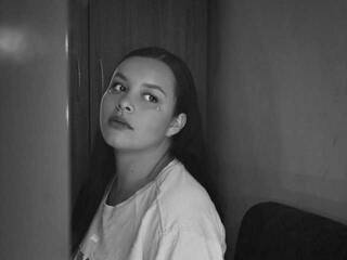 צ'אט וידאו ארוטי hugeboobs-alexa