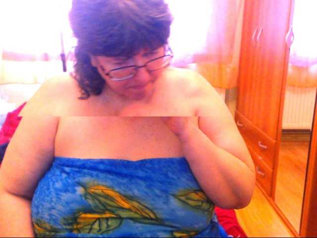 צילומי מסך משודרים HugeTitsXXX