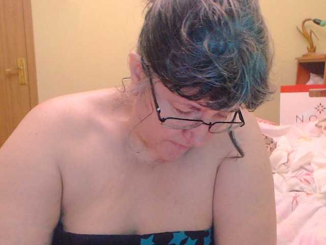 צילומי מסך משודרים HugeTitsXXX