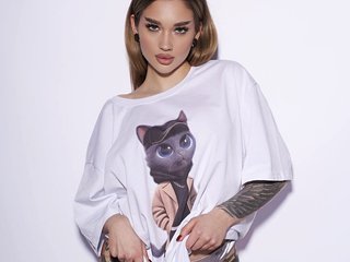 צ'אט וידאו ארוטי IamToxicRoxy