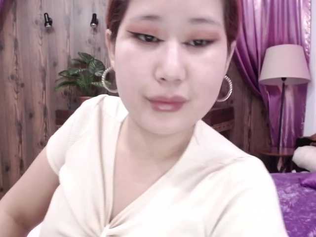 תמונות icemarshmallo Welcome in my room, im Mia. Dont be shy to chatting with me, im here to meet new people and have fun