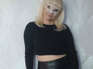 צ'אט וידאו ארוטי Iinna