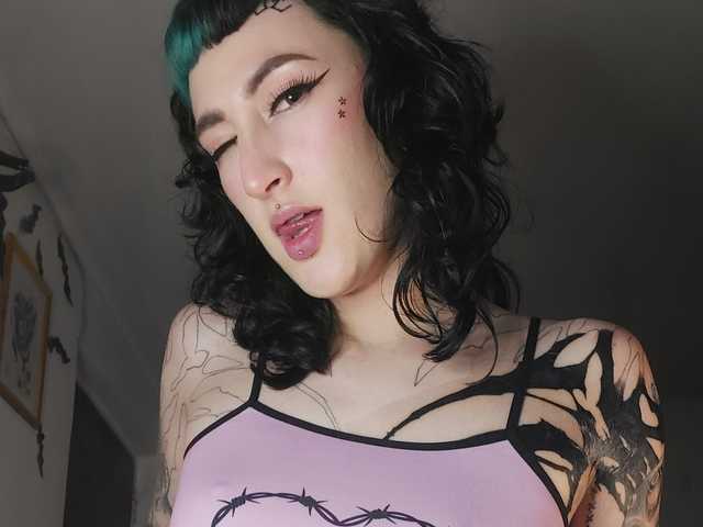 תמונה של הפרופיל Inked-Val