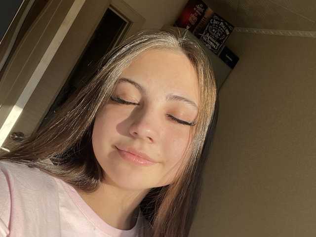 תמונה של הפרופיל IonaShay