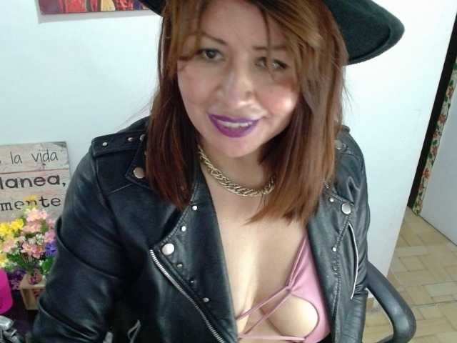 תמונות isabellacen @cuenta regresiva ride dildo 3 minutWES @total SHOW SQUIRT show ride mi dildo 3 minutes