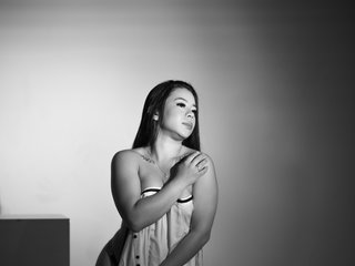 צ'אט וידאו ארוטי IsabellaGonzalez