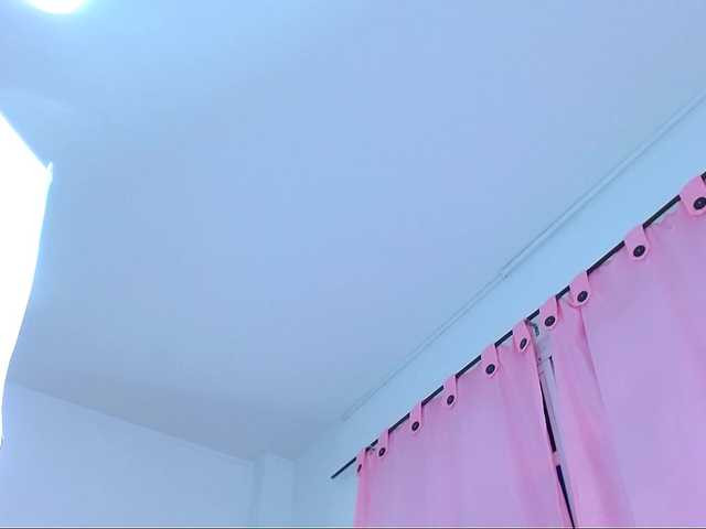 צילומי מסך משודרים IsaPetite1