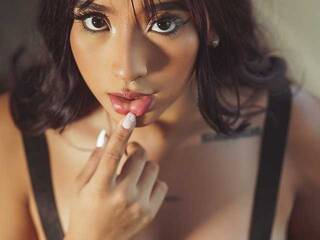 צ'אט וידאו ארוטי IssyRose