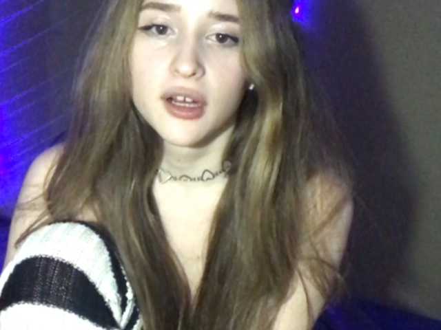 צילומי מסך משודרים Ivanka-Chan