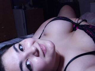 צ'אט וידאו ארוטי IzzaSparkles