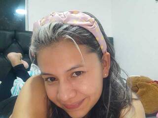 צ'אט וידאו ארוטי Jacky-bm