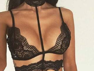 צ'אט וידאו ארוטי Jaklina