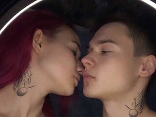 צ'אט וידאו ארוטי Jayden-Roxy