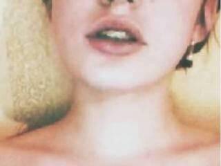 צ'אט וידאו ארוטי jenevra