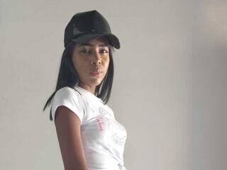 צ'אט וידאו ארוטי roxana777