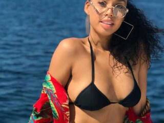 צ'אט וידאו ארוטי Jolieculmetisse