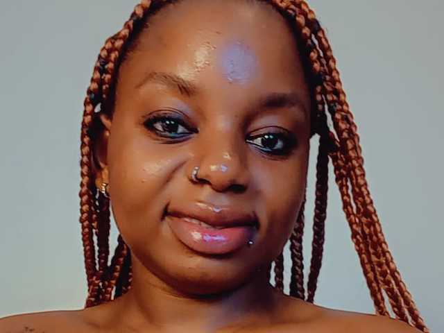 תמונה של הפרופיל JolieNoir