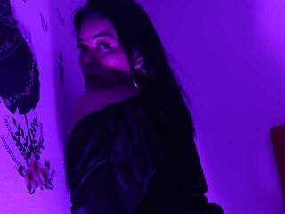 צ'אט וידאו ארוטי josephine6969