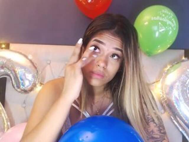 צילומי מסך משודרים JosePhineBake