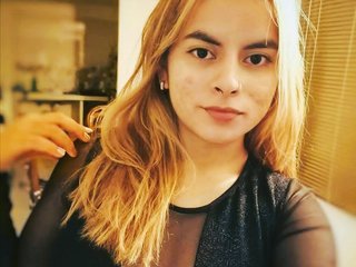צ'אט וידאו ארוטי JuanaMiaSanti
