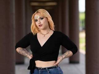 צ'אט וידאו ארוטי JulianeMiller