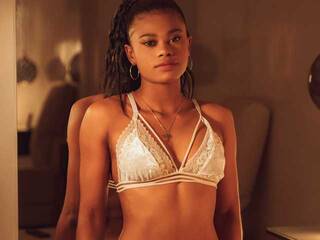 צ'אט וידאו ארוטי JuliannaSmith