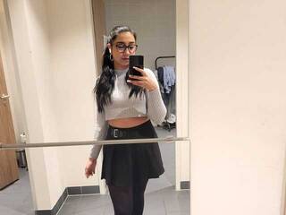 צ'אט וידאו ארוטי JulietShy