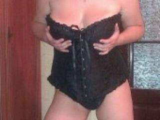 צ'אט וידאו ארוטי juliya7