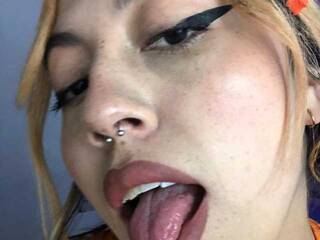 צ'אט וידאו ארוטי Kaia-tay