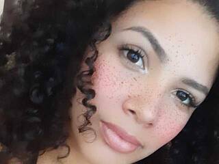 צ'אט וידאו ארוטי kamillwebb