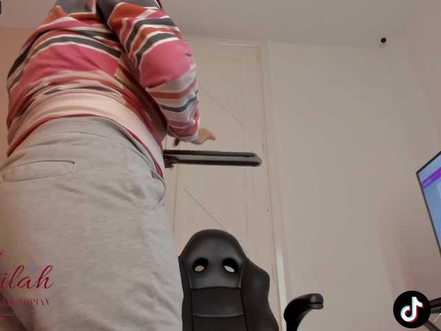 תמונות Kammilah1 Help me squirt faster with 666Handjob video! Repeating Goal: MULTISquirtshow