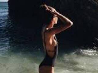 צ'אט וידאו ארוטי karinnna