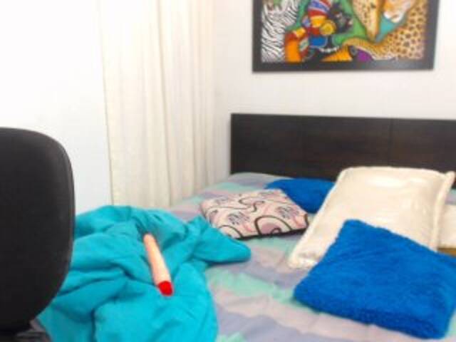 צילומי מסך משודרים KarlaHarrison