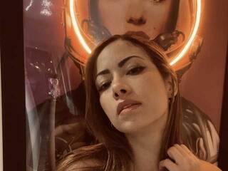 צ'אט וידאו ארוטי kathy-monroe