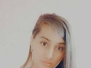 צ'אט וידאו ארוטי katie-adamss