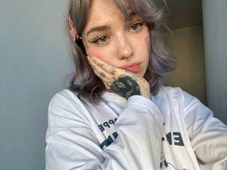 צ'אט וידאו ארוטי KatrinUwU