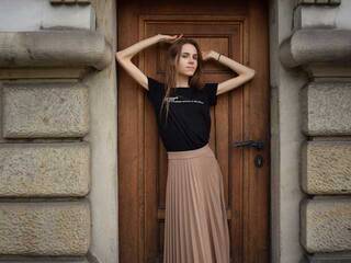 צ'אט וידאו ארוטי KatrisseGlam